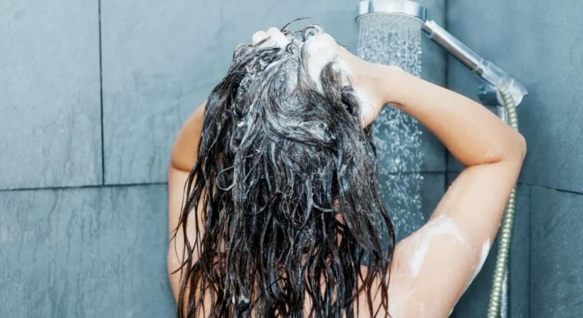 Milyen gyakran mossak hajat? Valóban rosszat tesz, ha minden nap?