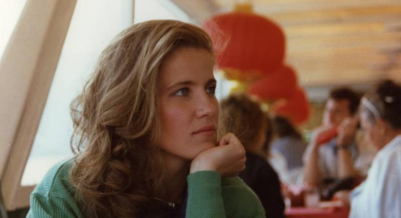 A 67 éves Fehér Anna 40-nek néz ki friss fotóin: fotókon a Szomszédok szereplői akkor és most