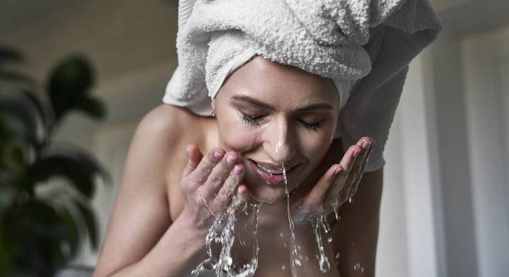 Minden reggel arcot mosol? Szakértők szerint nem biztos, hogy kellene