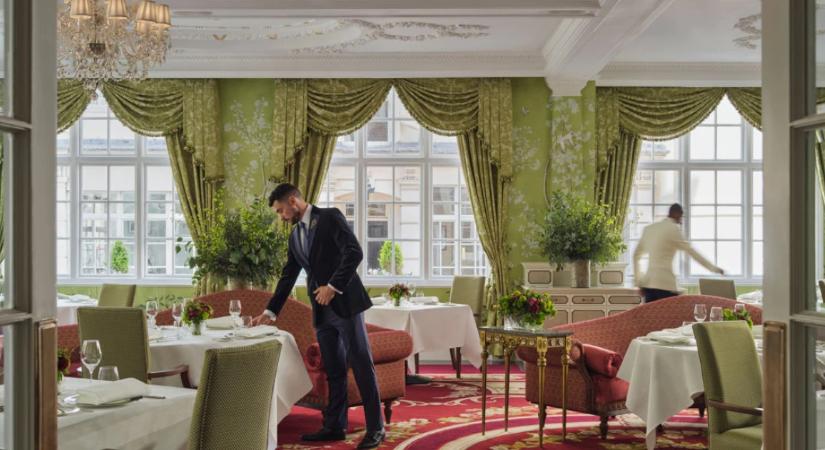 Erzsébet királynő hazajárt ide, és tíz évig egy magyar pincérnő szolgálta fel neki az ebédet