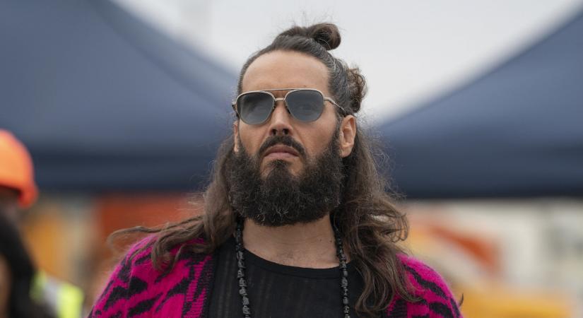 Újabb nemi erőszak és szexuális zaklatás ügyében emeltek vádat Russell Brand ellen