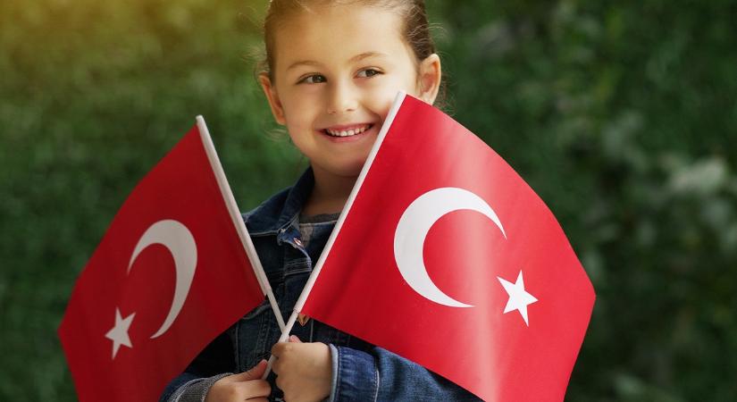 10 gyönyörű török név, ami itthon is anyakönyvezhető