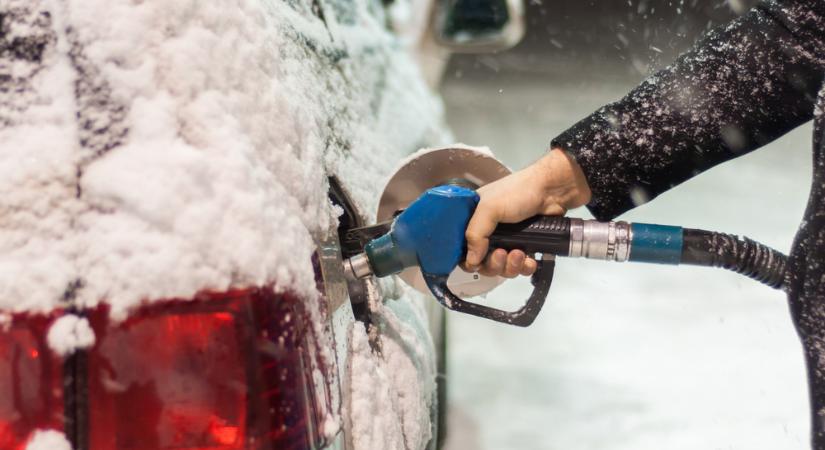 Megjött a döntés karácsonykor: Ez történik az üzemanyagárakkal