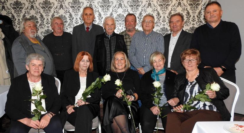 Jubiláló iskola fogadta az ötven évvel ezelőtt végzett diákjait Kapuváron - fotók