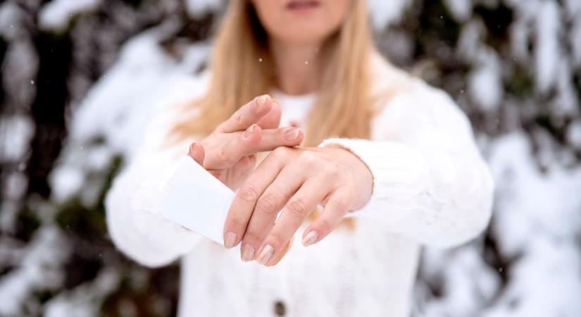 Száraz, töredezett, fénytelen? 5 házi praktika a téli bőr és haj ápolására