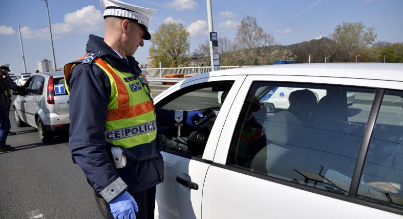 Kiálltak a rendőrök, több mint kétszáz autóssal szemben indult eljárás