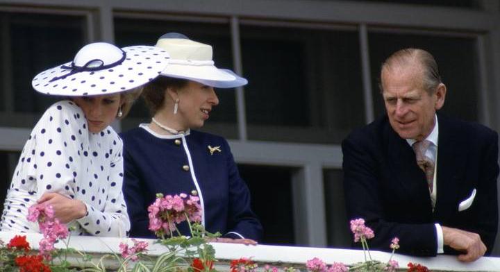 Ilyen volt Diana hercegné viszonya apósával a valóságban