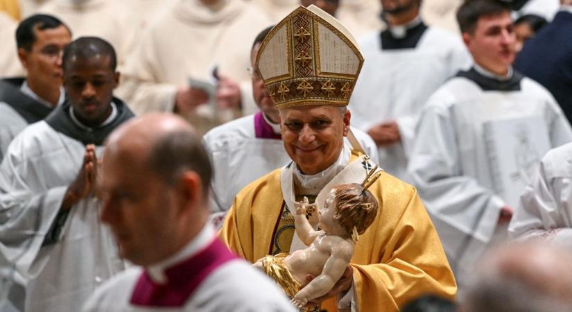 XIV. Leó pápa: Miközben az eltorzult gazdaság áruként kezeli az embereket, Isten hozzánk hasonlóvá válik, rámutatva minden egyes ember végtelen méltóságára