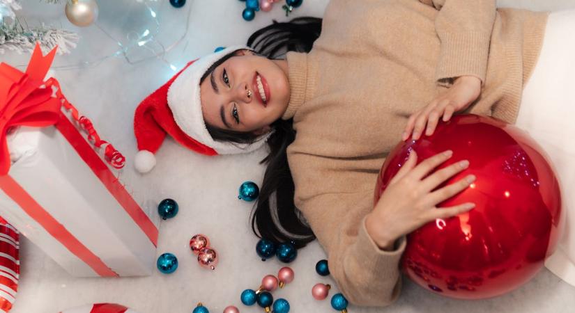 Napi horoszkóp, 2025. december 25.: a Nyilas befelé figyel, a Halak érzékennyé válhat