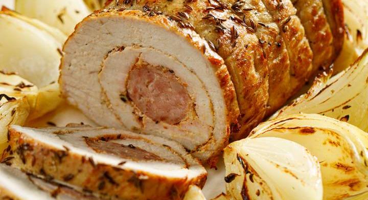 Klasszikus, kolbásszal töltött sertéskaraj: hidegtálra is tökéletes