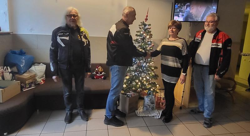 Még a héten is segítettek a motoros mikulások