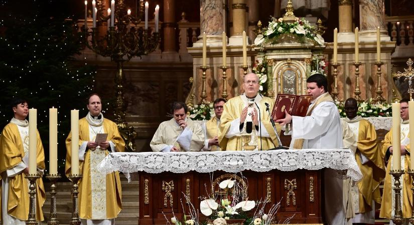 Zsúfolásig megtelt Szent István-bazilika