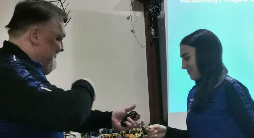 Tekeversennyel búcsúztatták az óévet a barcsi karate szakosztálynál