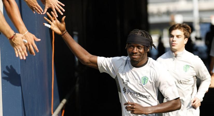 Karácsonyi csoda: a fél szemére megvakult focista gólja indította el a hihetetlen fordítást