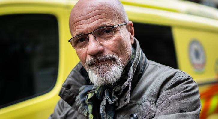 Nagyot megy a Facebookon Zacher Gábor karácsonyi videója