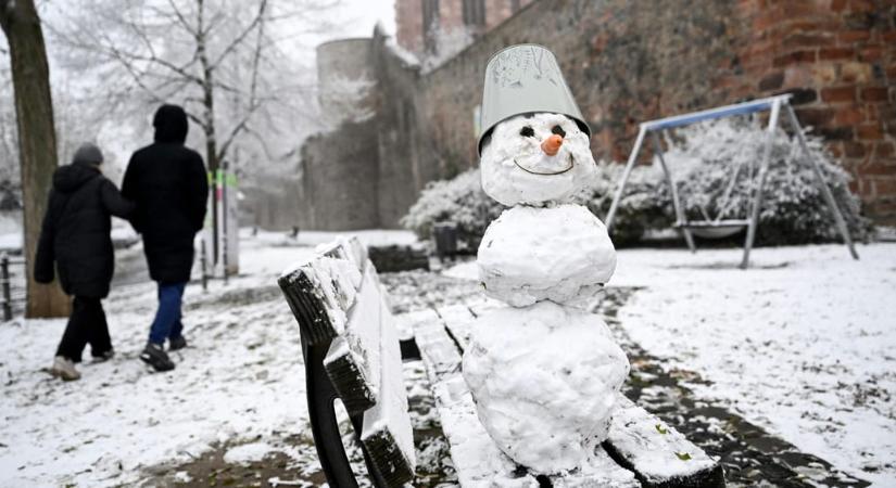 Fotók: Több helyen is kifehéredett a táj karácsony reggelre