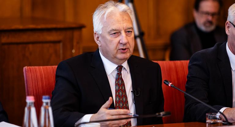 Semjén Zsolt brutális fenyegetésről beszélt, mérgező gabonát hozhatnak az országba