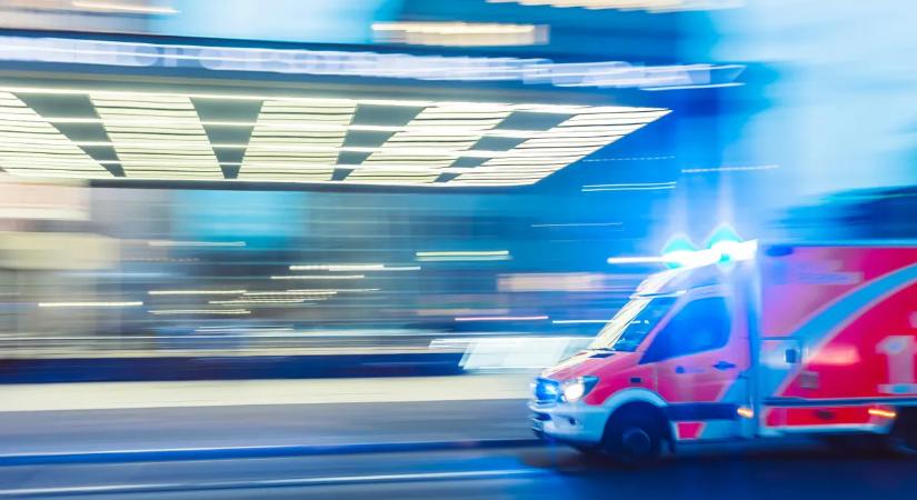 Rettenet az úton, autóbalesetben súlyosan megsérült Bardóczky Kornél