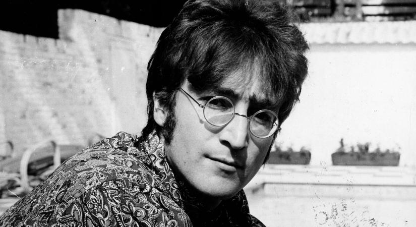 Te tudtad, mit suttog John Lennon a népszerű karácsonyi dal elején?