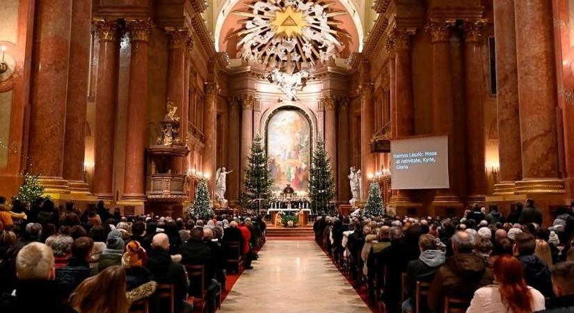 Böjtöljünk a szavainkkal és tegyünk jótetteket - Éjféli szentmise a székesegyházban - fotók