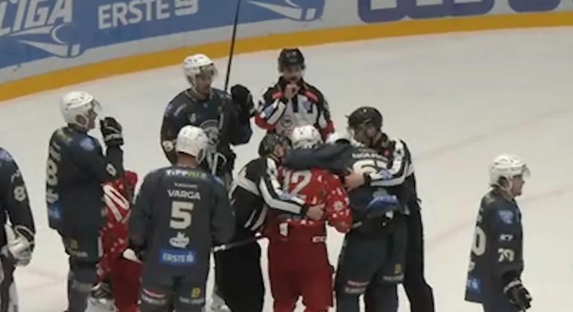 Jégkorong Erste Liga: négymeccses eltiltást kapott a játékvezetőt megharapó hokis