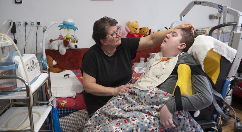 „Amíg a kezem mozdítani tudom, Boti velem marad”