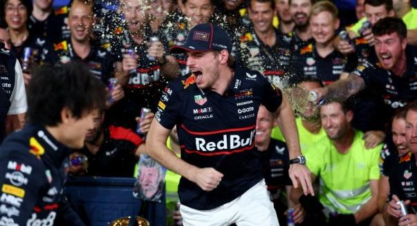 Verstappen elmondta, mikor váltana csapatot