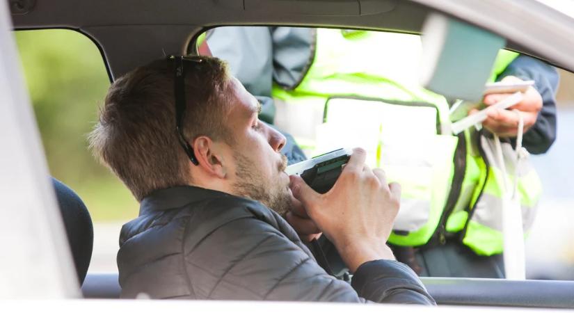 Veszélyes karácsonyi hullám: Több száz ittas sofőrt kapcsoltak le a rendőrök