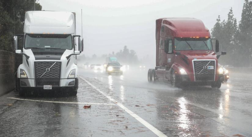 Rendkívüli állapotot hirdettek Dél-Kaliforniában a heves esőzések miatt