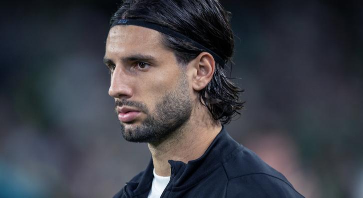 Ilyen nagyot nőtt Szoboszlai Dominik és Buzsik Borka kislánya, így karácsonyoznak hármasban