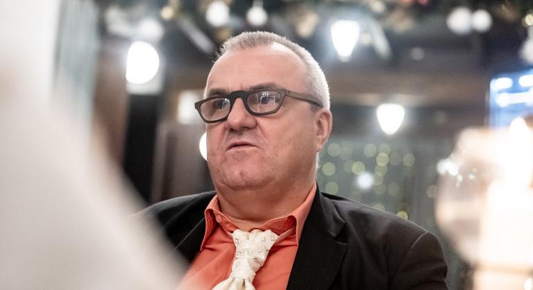 DrMáriás: Anettka felszállt a világűrbe, miközben kefélt, Delhusa Djoni elsírta magát