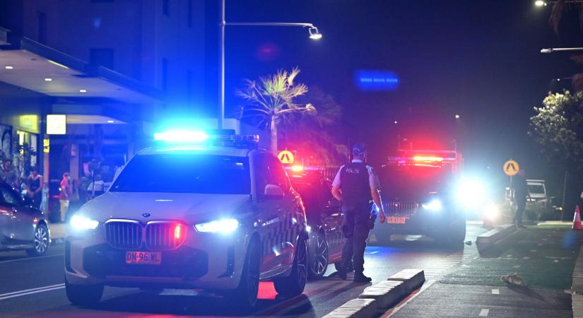 Ausztráliában felgyújtottak egy hanukát üdvözlő transzparenssel díszített autót