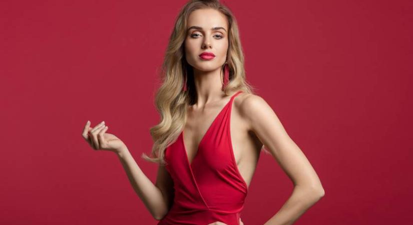 4 nőies ruha szilveszterre, ha unod a flittereket: kifinomult eleganciáról tanúskodnak