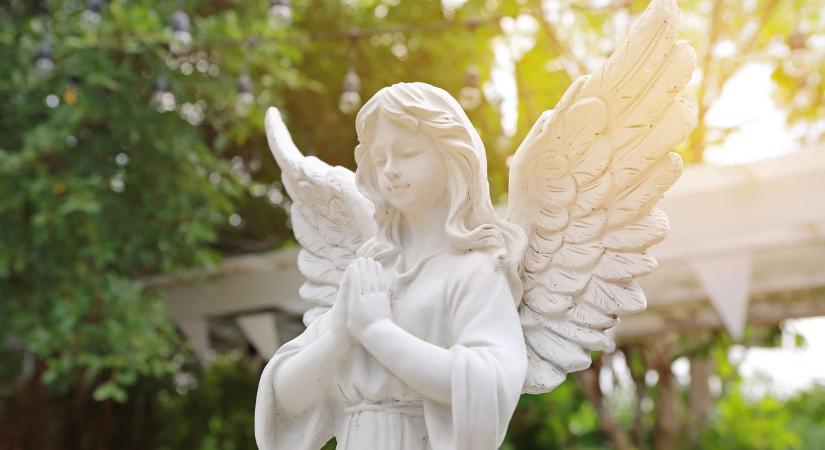 Karácsonyi angyalhoroszkóp: fedezd fel az égiek titkos ajándékát