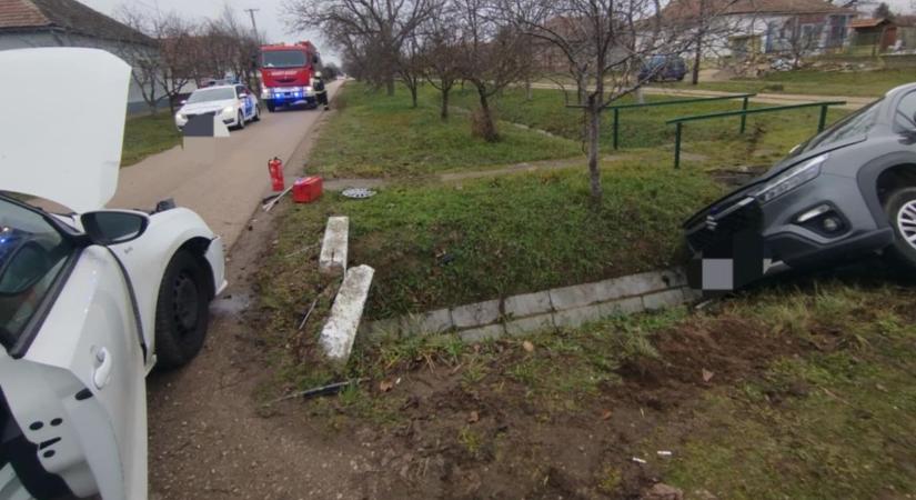 Durván összeütközött két autó Madarason, képeken mutatjuk a helyszínt