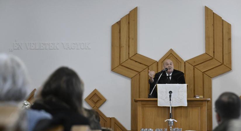 Steinbach József: Jó megállni, Isten igéjére figyelni, és nem csak az ünnepeken