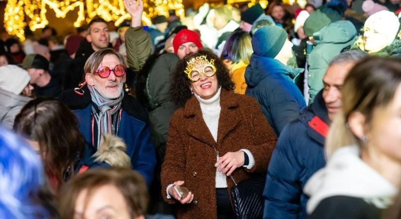 Eger felpörög: háromnapos szilveszteri buli lesz a Dobó téren