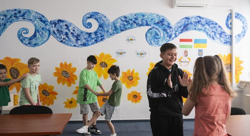 „Minden héten jön két-három e-mail, hogy nem bírjuk már anyagilag” – Visszatérés helyett kényszerű berendezkedés vár az itt élő ukrán menekültekre