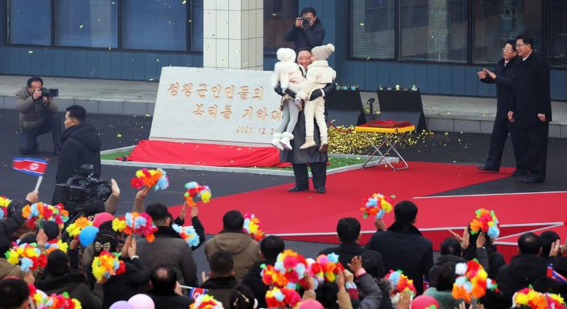 Fantasztikus képekkel kedveskedtek Kim Dzsongun propagandistái karácsonyra