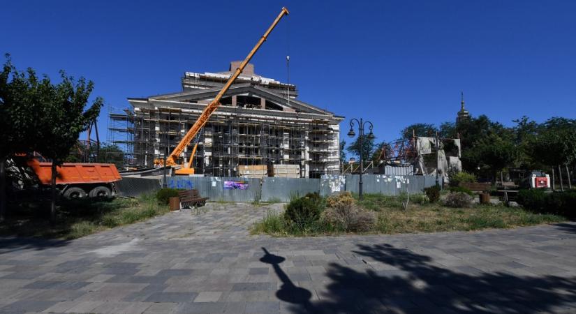 Orosz meseelőadással nyit a mariupoli színház