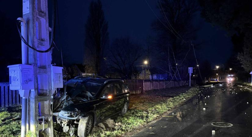 Szomorú képeket kaptunk a tegnapi fenyvesi balesetről