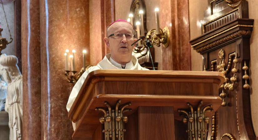 "Karácsony szent ünnepén nekünk is Jézus nyomába kell lépnünk" – Márfi Gyula mutatott be szentmisét a Székesegyházban