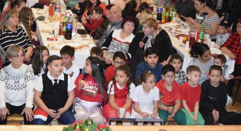 Az adventi napok ünnepi hangulata egész Mezőtárkány számára érezhető volt