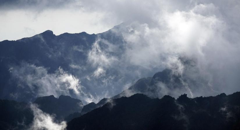 Lezuhant egy cseh turistákat mentő helikopter a Kilimandzsárón