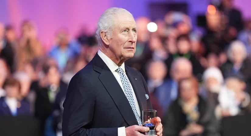 Károly király karácsonyi beszéde: azt tanácsolja, kapcsoljuk ki a mobiljainkat, hogy a lelki megújulásra fókuszáljunk