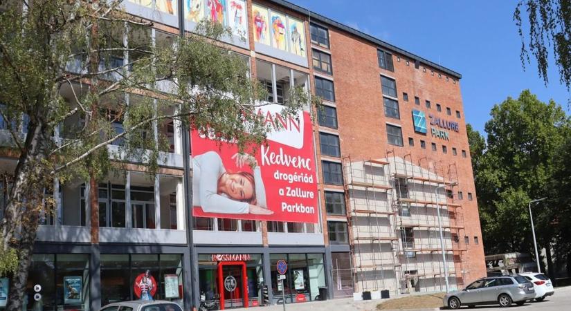 Már két üzletben vásárolhatunk a Zallure Parkban – Vajon melyek követik majd? (galéria, videó)