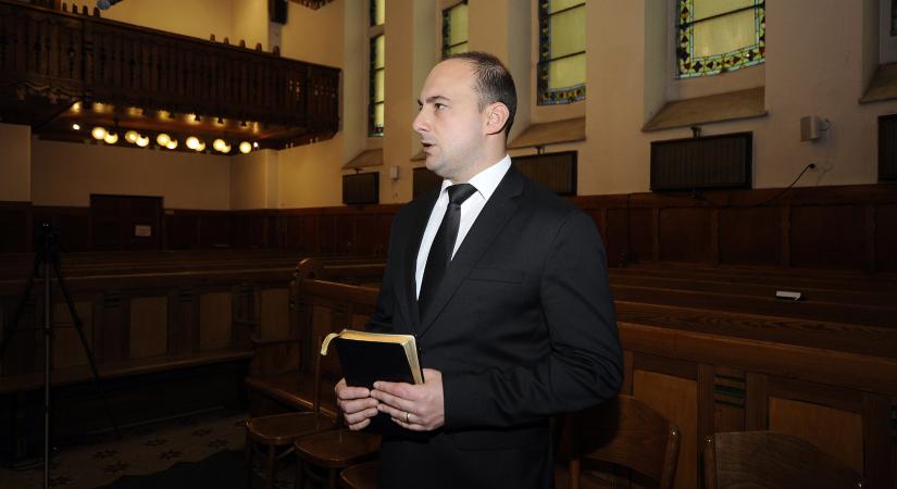 Takaró János lelkész: Isten nagy tettei megtartó erővel bírnak