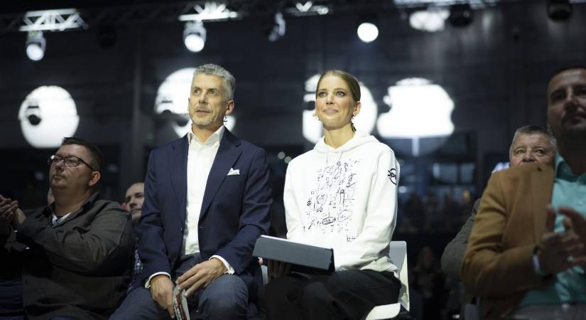 Az Orbán Viktoros pulcsitól Varga Judit hiányolásáig: ezek a celebek idén fejest ugrottak a politikába