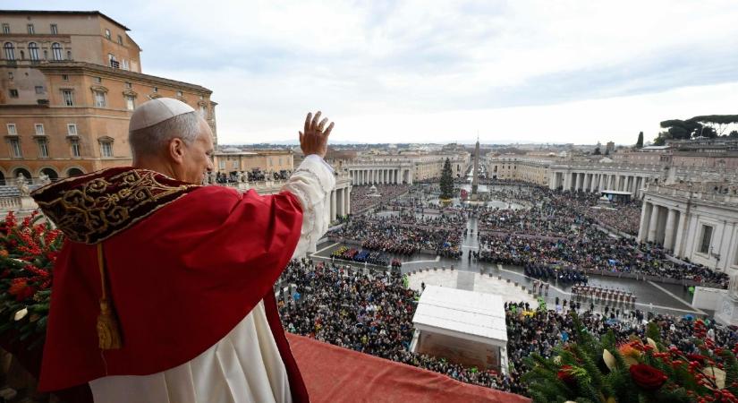 Nem szabad hagyni, hogy közömbösek legyünk a szenvedők iránt, mondta karácsonyi üzenetében a pápa