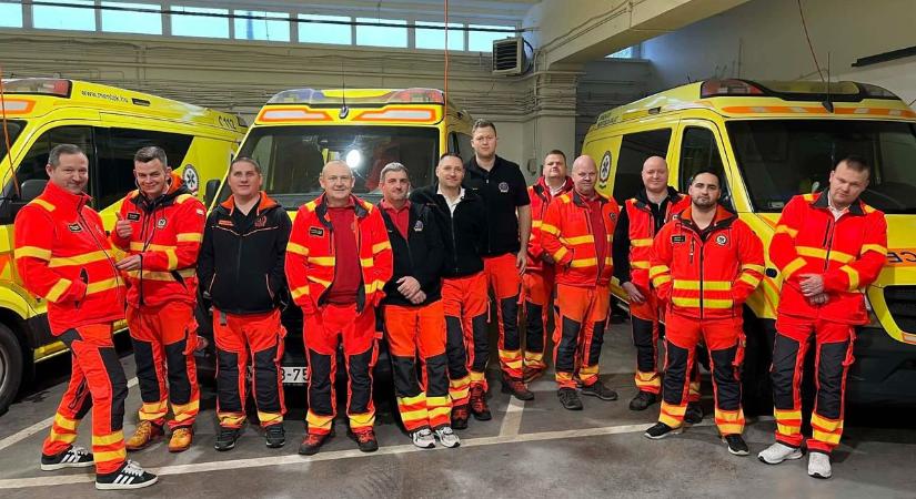 Teljes létszámmal vigyáznak ránk a kaposvári mentősök